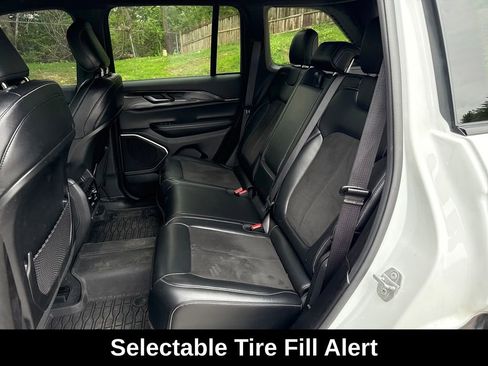 Used 2022 Jeep Grand Cherokee Altitude AWD/4WD image 26