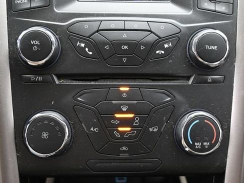 Used 2018 Ford Fusion SE FWD image 20