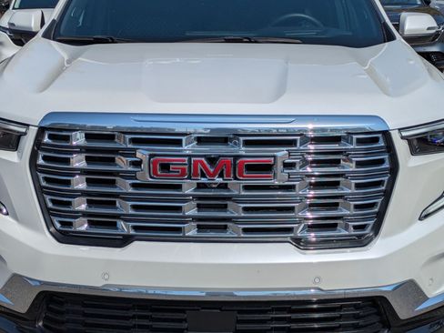 Used 2024 GMC Acadia Denali w/ Super Cruise Package FWD image 9