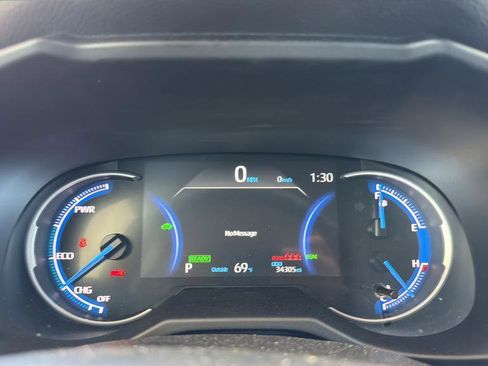 Used 2025 Toyota RAV4 XLE AWD/4WD image 10