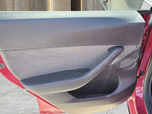 Used 2023 Tesla Model Y Performance AWD/4WD image 26