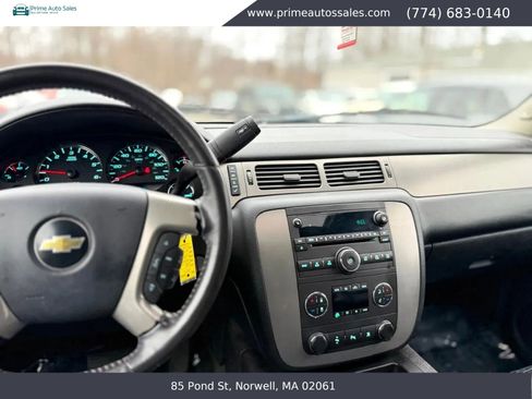 Used 2011 Chevrolet Tahoe LT w/ Luxury Package AWD/4WD image 18