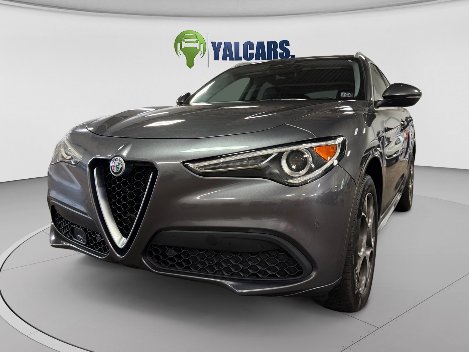 Used 2020 Alfa Romeo Stelvio Ti w/ Active Blind Spot Package AWD/4WD image 9