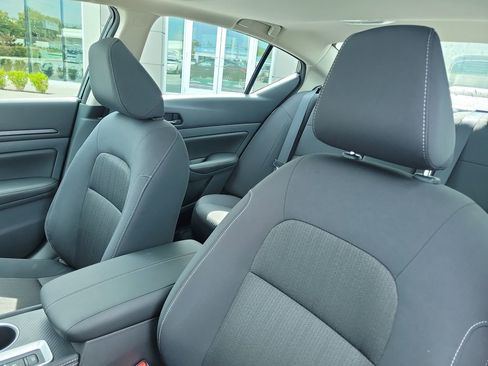 Used 2025 Nissan Altima 2.5 SV w/ SV Premium Package FWD image 25
