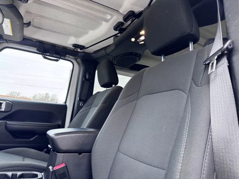 Used 2020 Jeep Wrangler Sport image 14