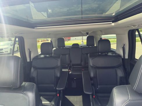 Used 2025 Ford Expedition Max Platinum AWD/4WD image 23