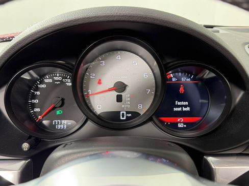 Used 2018 Porsche 718 Boxster S image 27