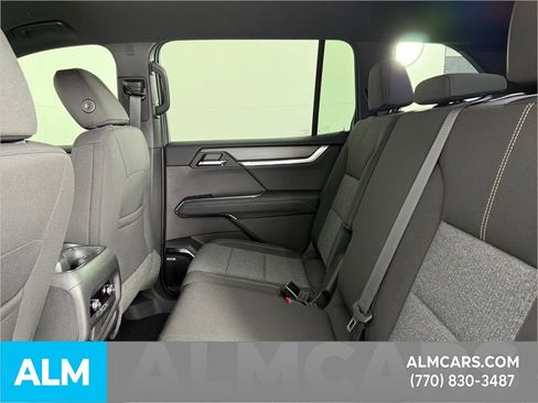 Used 2025 GMC Acadia Elevation image 31