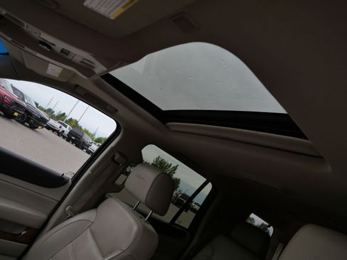 Used 2015 GMC Yukon Denali w/ Premium Package AWD/4WD image 19