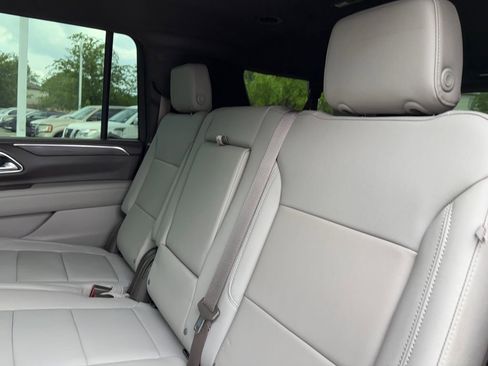 Used 2023 Chevrolet Suburban Z71 w/ Luxury Package image 27