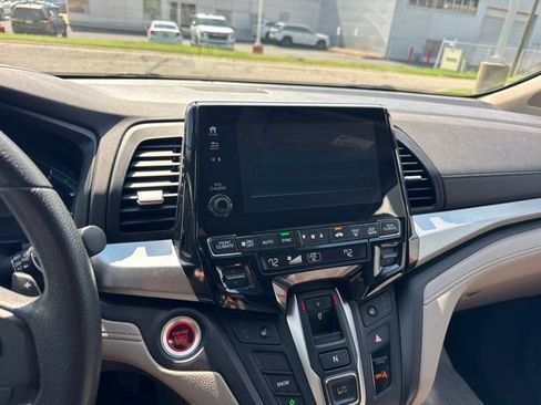 Used 2018 Honda Odyssey EX image 16