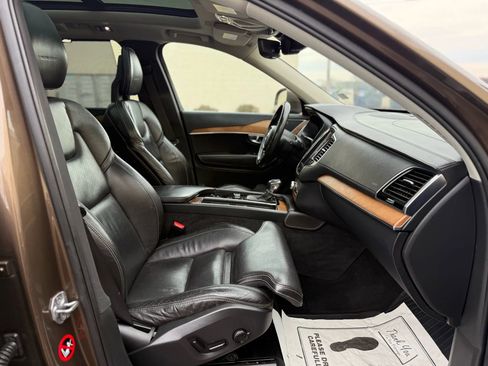 Used 2016 Volvo XC90 T6 Inscription w/ Vision Package image 25