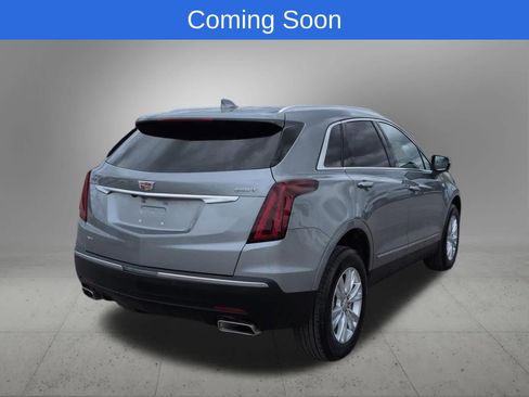 Used 2025 Cadillac XT5 Luxury w/ LPO, Floor Liner Package AWD/4WD image 6