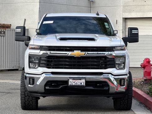 Used 2024 Chevrolet Silverado 2500 LT w/ Convenience Package image 5