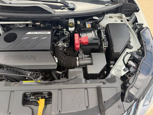 Used 2023 Nissan Rogue SV image 37