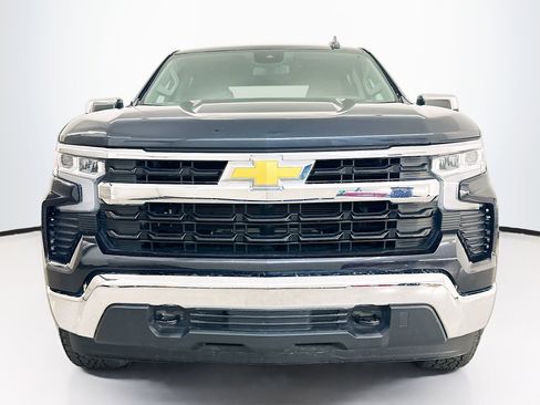 Used 2024 Chevrolet Silverado 1500 LT image 2