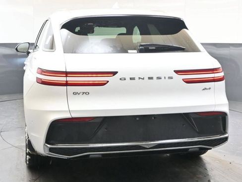 Used 2025 Genesis GV70 2.5T image 4