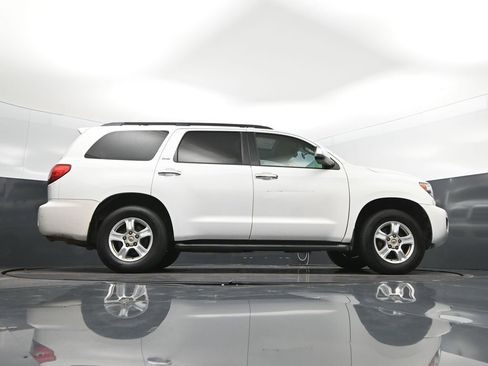 Used 2013 Toyota Sequoia SR5 RWD image 44