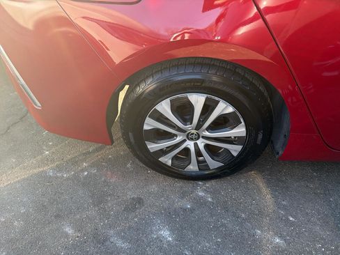 Used 2020 Toyota Prius Prime Limited image 5