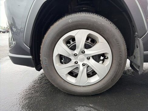 Used 2023 Toyota RAV4 LE AWD/4WD image 12