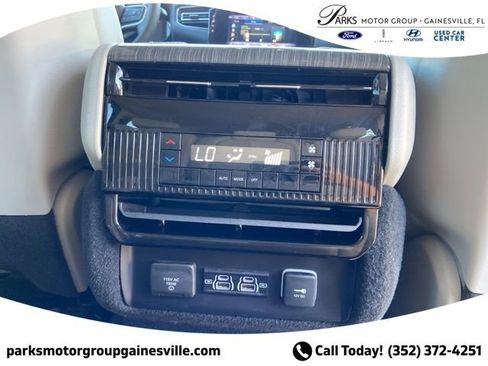 Used 2022 Jeep Wagoneer Series II AWD/4WD image 17