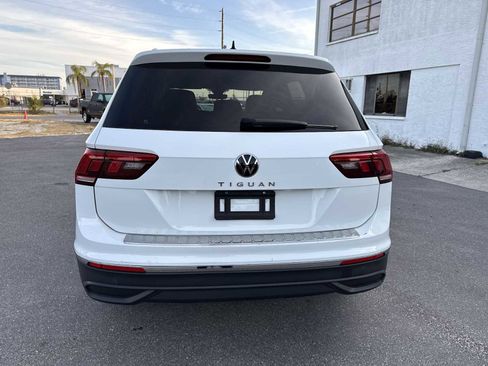 Used 2024 Volkswagen Tiguan SE image 5