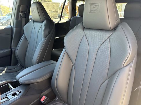 New 2026 Lexus TX 500h AWD image 20