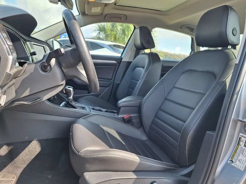 Used 2024 Volkswagen Jetta SE FWD image 21