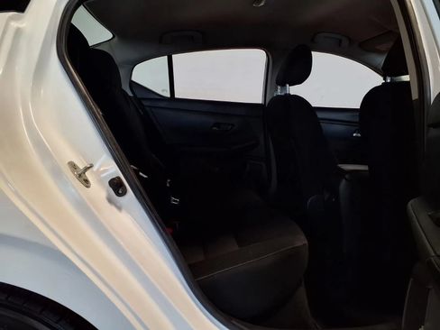Used 2025 Nissan Sentra SV FWD image 8