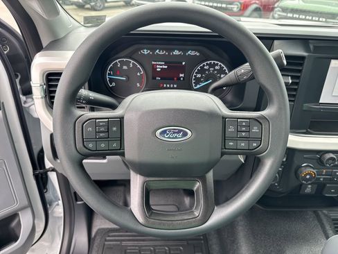 New 2025 Ford F550 4x4 Regular Cab Super Duty image 15