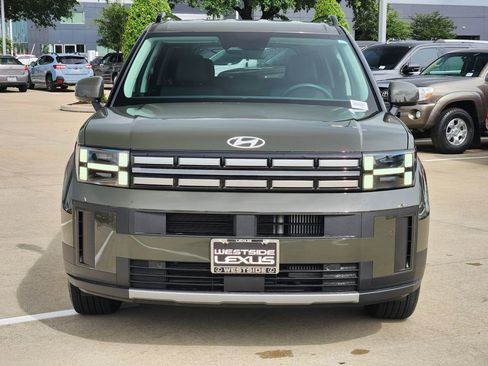 Used 2025 Hyundai Santa Fe SEL FWD image 2