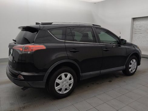 Used 2018 Toyota RAV4 LE image 10