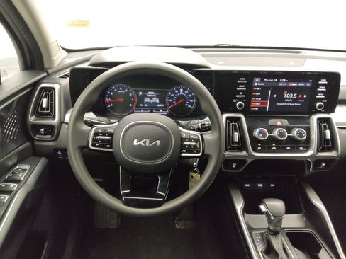 Used 2023 Kia Sorento LX FWD image 22