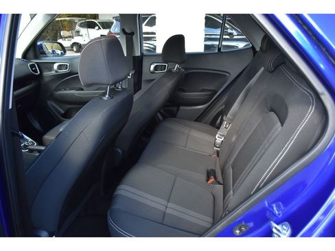 Used 2023 Hyundai Venue SEL w/ Cargo Package image 11