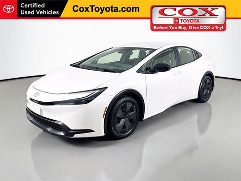 Used 2024 Toyota Prius LE image 1
