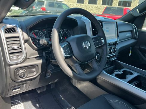 New 2026 RAM 1500 4x4 Crew Cab image 15