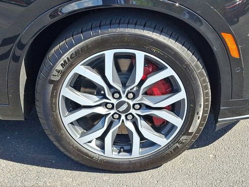 Used 2024 Cadillac XT6 Sport w/ Technology Package image 8