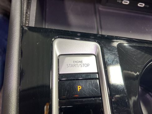 Used 2024 Volkswagen Atlas SE image 33