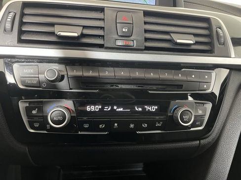 Used 2018 BMW 330i xDrive Sedan w/ Convenience Package image 17