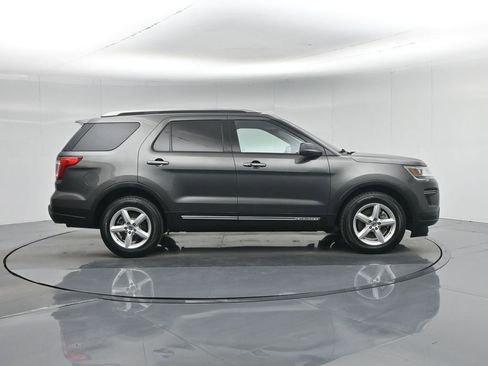 Certified 2018 Ford Explorer XLT image 28