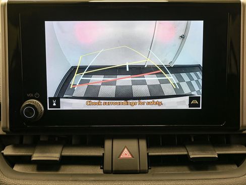 Used 2023 Toyota RAV4 SE image 30