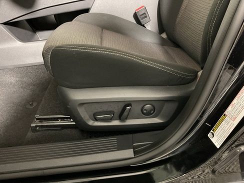 Used 2023 Nissan Rogue SV image 19