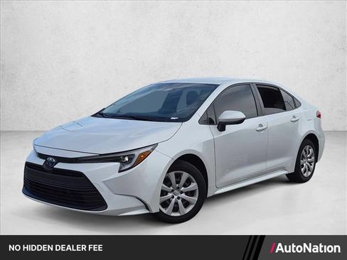 Used 2024 Toyota Corolla LE FWD image 1