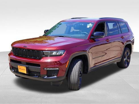 Certified 2025 Jeep Grand Cherokee L Limited w/ Luxury Tech Group II AWD/4WD image 11