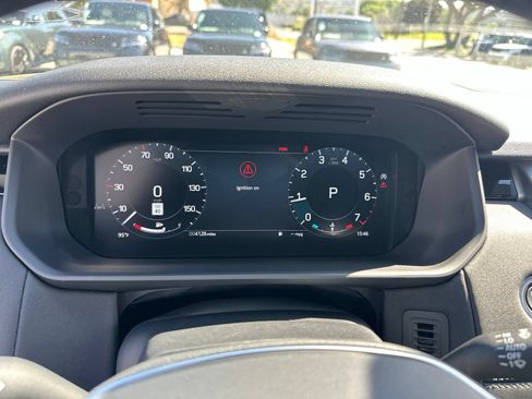 Used 2026 Land Rover Discovery S AWD/4WD image 7