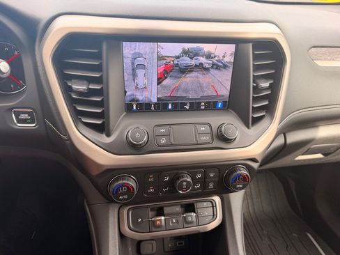 Used 2021 GMC Acadia Denali w/ Denali Technology Package FWD image 23