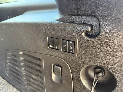 Used 2016 Cadillac Escalade ESV Premium image 9