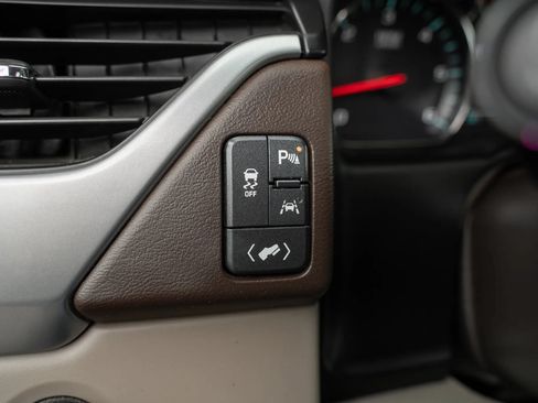 Used 2018 Chevrolet Tahoe LT AWD/4WD image 25