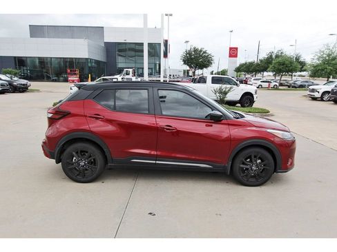 Used 2023 Nissan Kicks SR w/ SR Premium Package image 7