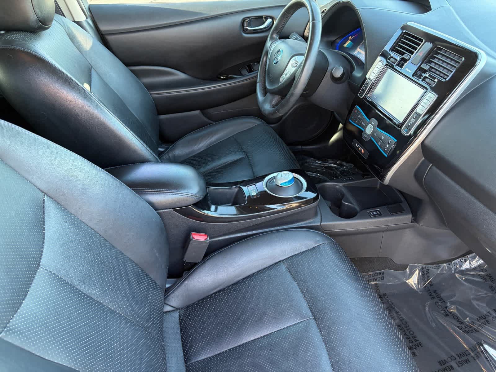 Used 2015 Nissan Leaf SL FWD image 10